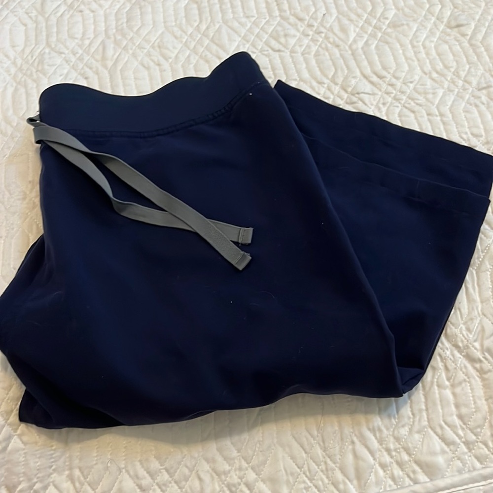 Figs Tall Medium Scrub bottoms